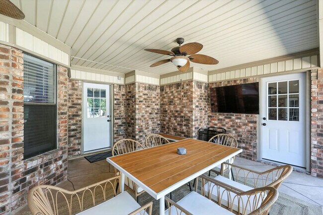 Building Photo - 749 Western Trail