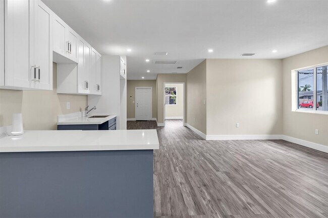 Building Photo - 2451 NW 21st St