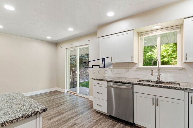 Building Photo - Updated 3 Bedroom Home in Ogden Utah!