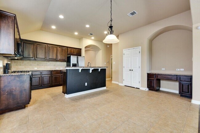 Building Photo - 1614 Hidden Springs Path