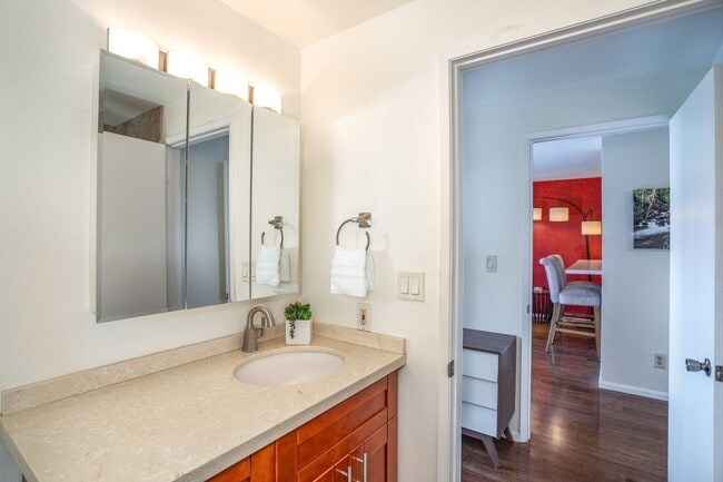 Building Photo - Furnished Condo at Kihei Shores, 2 Bed / 2...