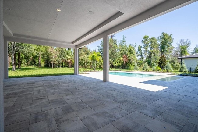 Building Photo - 16044 Pendio Dr