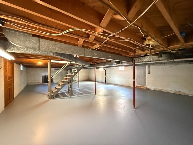Building Photo - 1407 Capri Rd SW
