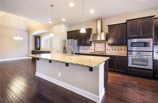 Building Photo - 213 Simmons Dr