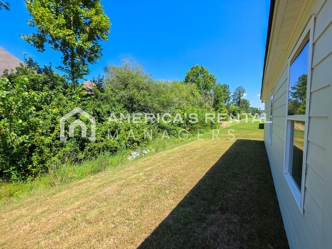 Building Photo - 309 Oakmont Cir