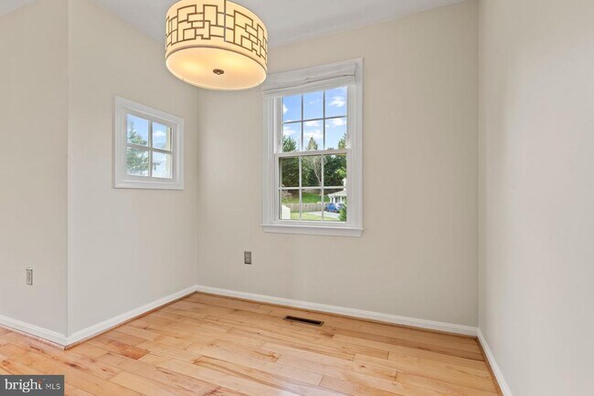 Building Photo - 10610 High Beach Ct