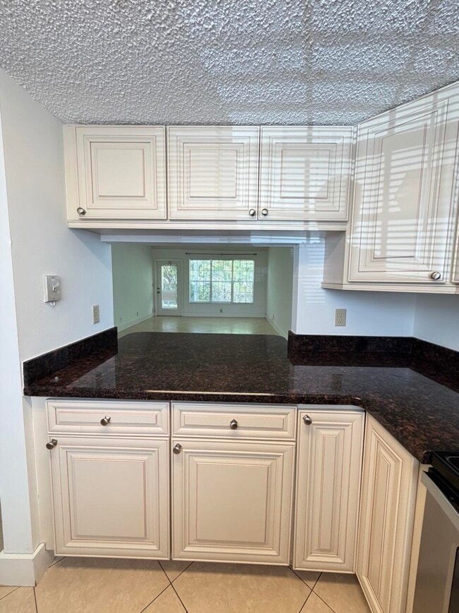 Building Photo - 6308 La Costa Dr