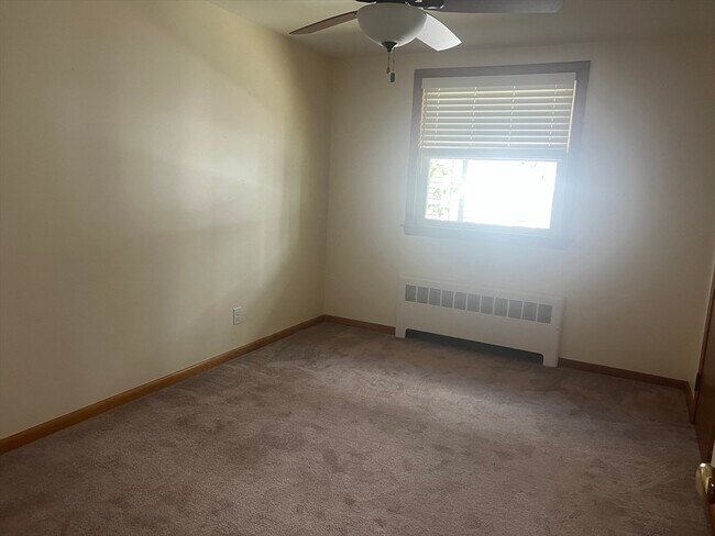 Building Photo - 116 Summit Ave