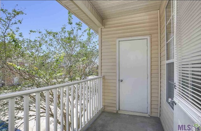Building Photo - 4441 Burbank Dr