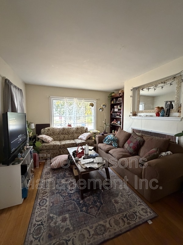 Building Photo - 59 University Terrace