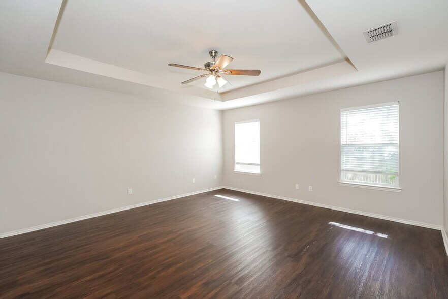 Building Photo - 1708 Diamond Lake Trail