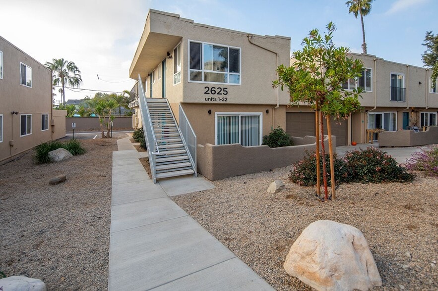 Building Photo - Villas at Carlsbad