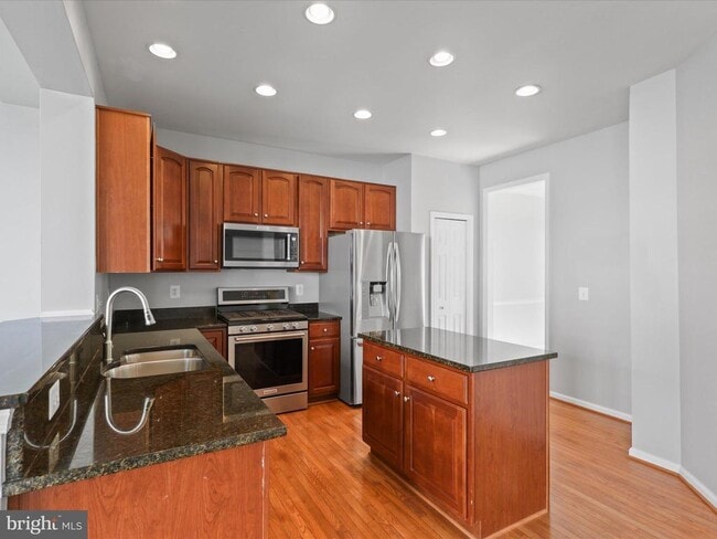 Building Photo - 6713 Selbourne Ln