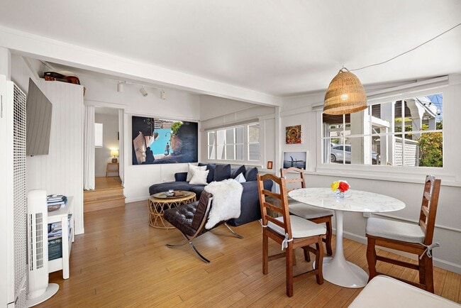 Building Photo - Woods Cove Furnished Cottage