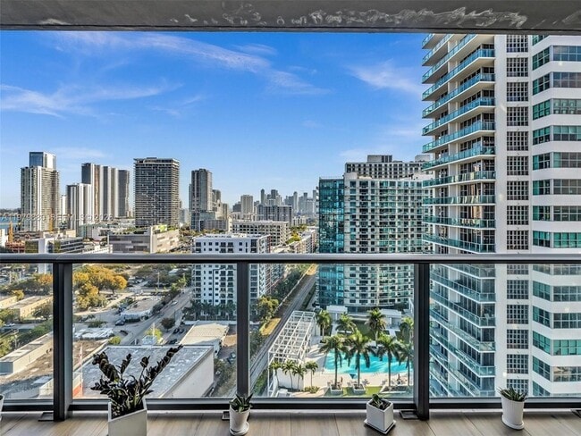 Building Photo - 121 NE 34th St