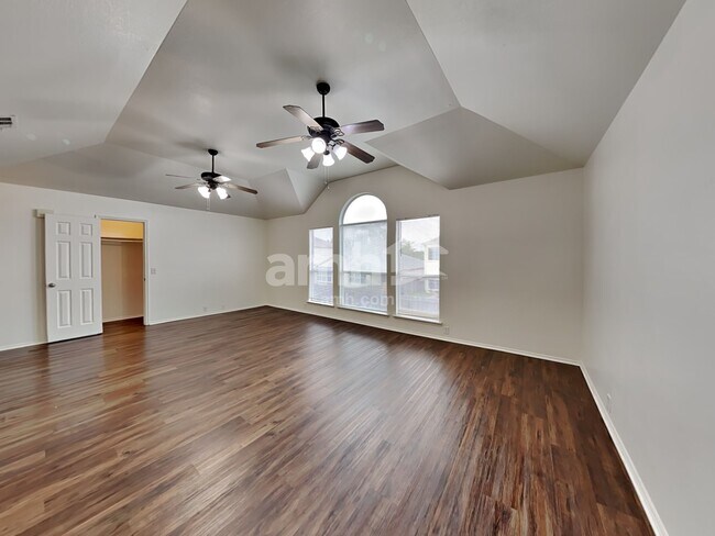 Building Photo - 2516 Aiken Ln