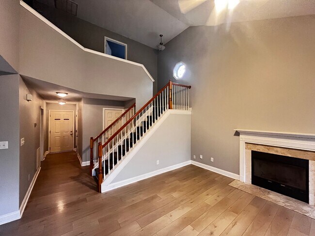 Building Photo - Beautiful 4 Bedroom and 2.5 Bath Home