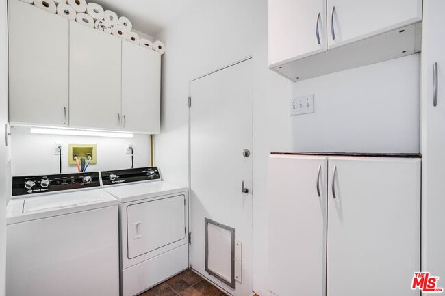 Building Photo - 2397 Nalin Dr