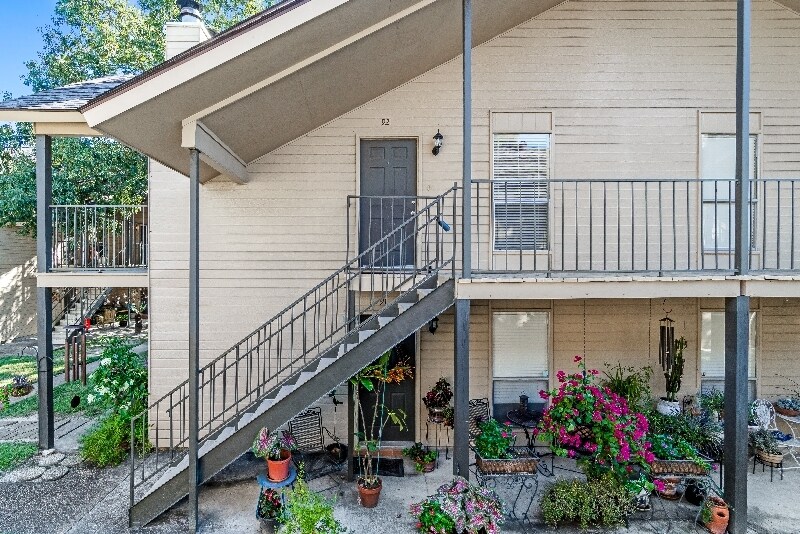 Building Photo - 11011Cal Mead Rd