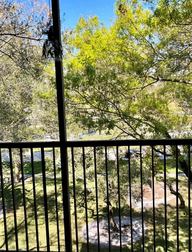 Building Photo - 6800 Cypress Rd