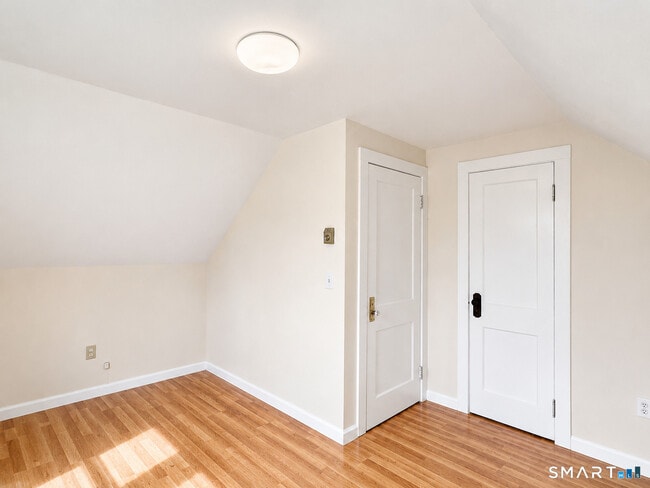 Building Photo - 386 Brightwood Ave