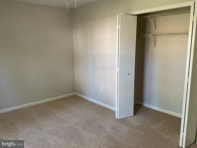 Building Photo - 8904 Grass Valley Ct