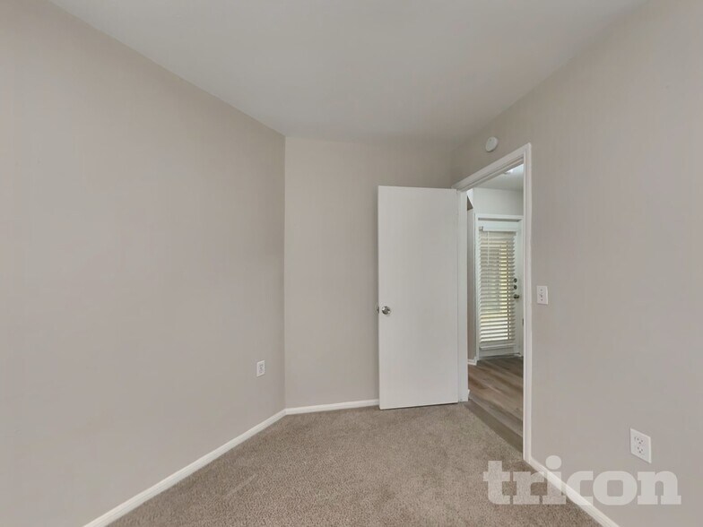 Building Photo - 10139 Trappers Ridge
