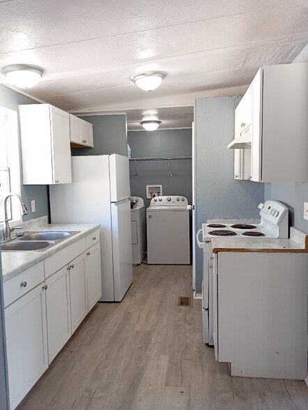 Building Photo - 14033 Bream Dr