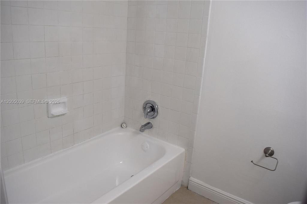 Building Photo - 5628 Rock Island Rd