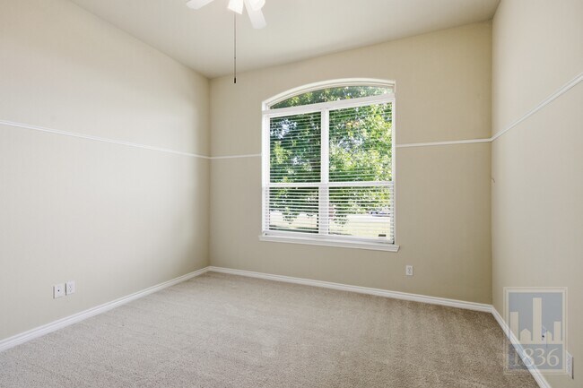 Building Photo - 15105 General Williamson Dr