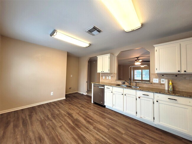 Building Photo - 3401 Wheatstalk Ln