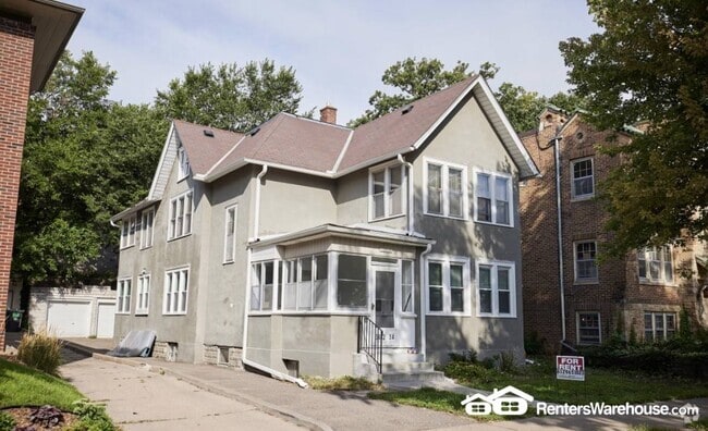 Building Photo - 3434 Girard Ave S