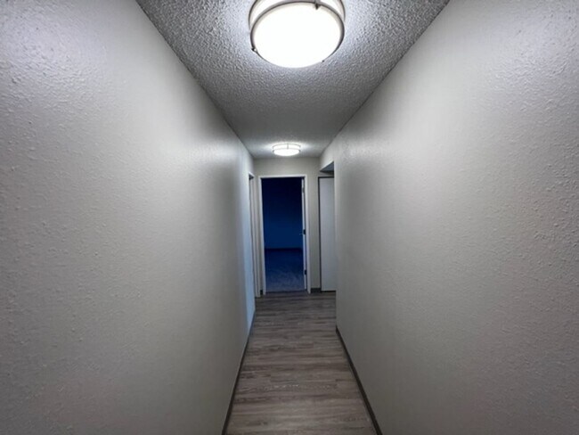 Building Photo - MOVE IN SPECIAL 2ND MONTH $0 RENT