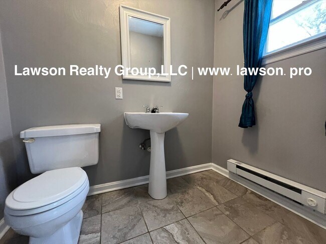 Building Photo - Heart of Grandin Court- Location, Location, Location!