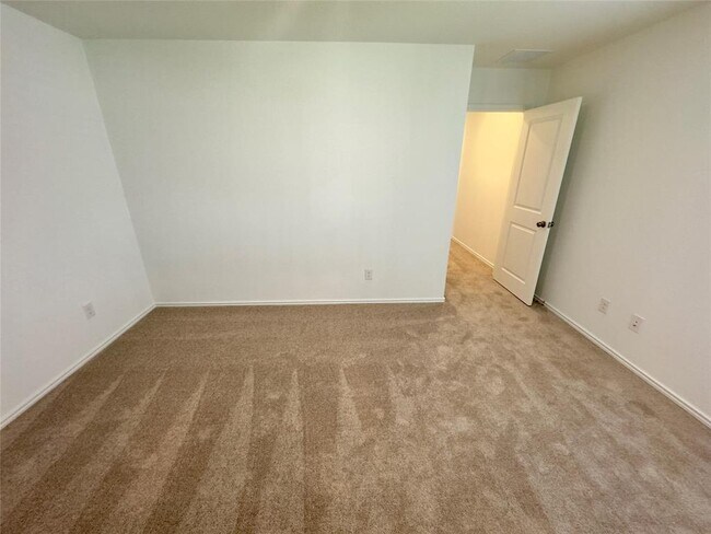 Building Photo - 60 Trinity Cir
