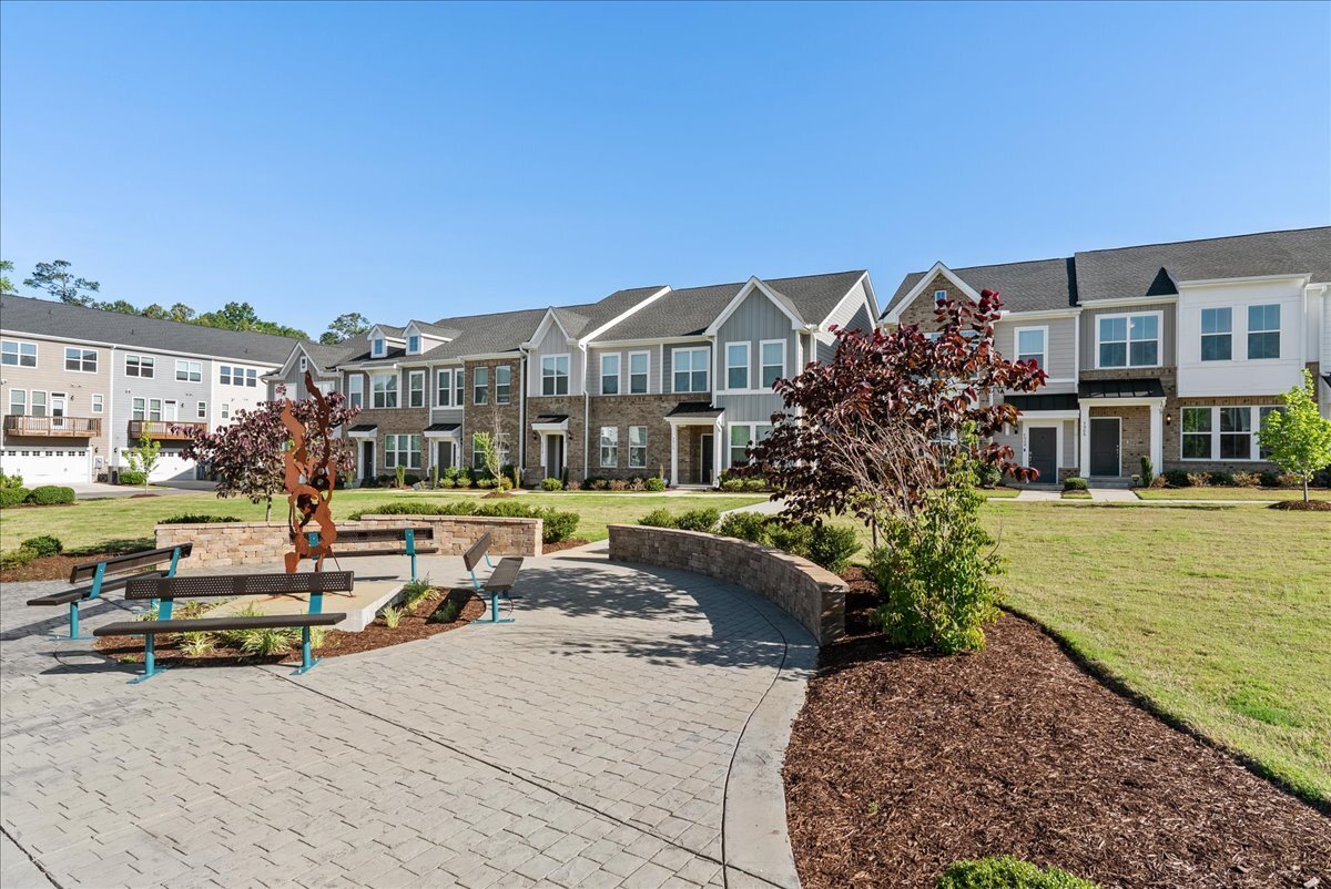 Building Photo - 7906 Flatrock Park Dr