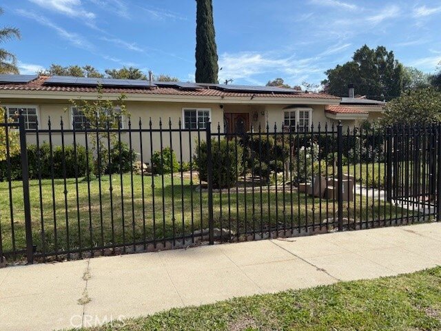 Building Photo - 10918 Reseda Blvd