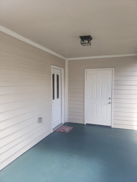 Patio - 1735 King Dr