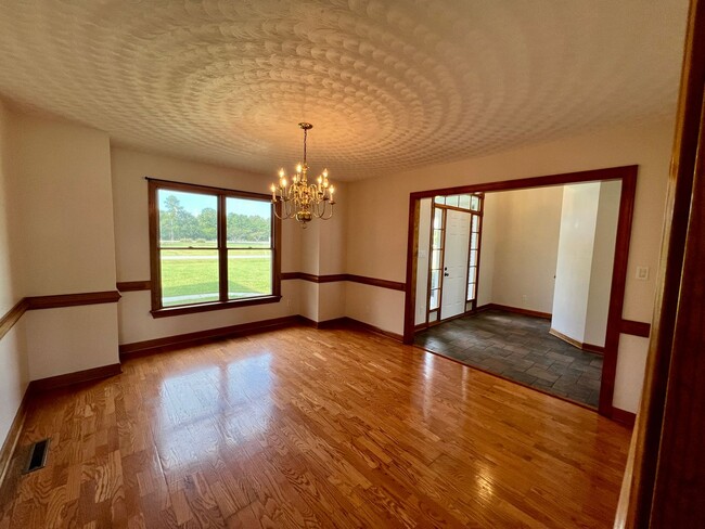 Building Photo - Carolina Acres