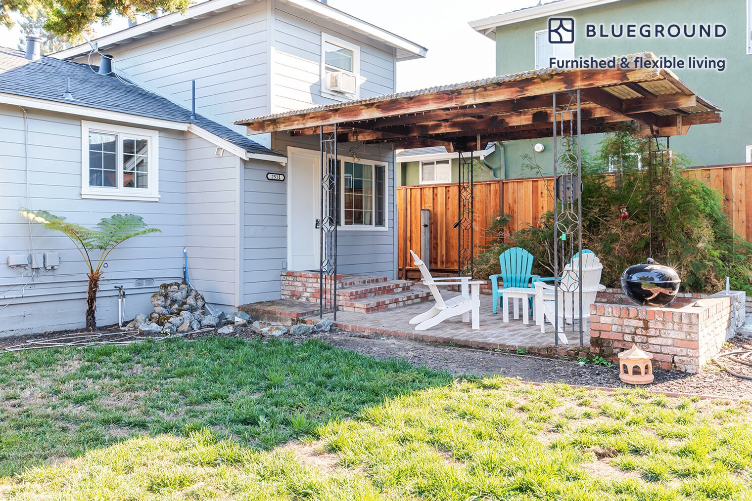 Building Photo - 253 Center St