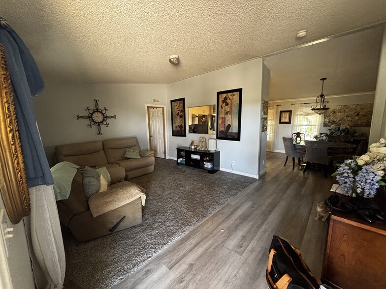 Entry way - 11026 Redwood Rd