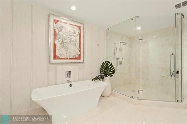 Building Photo - 17301 Biscayne Blvd