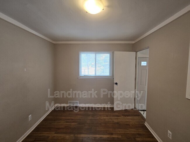 Building Photo - 19514 Woodbine St