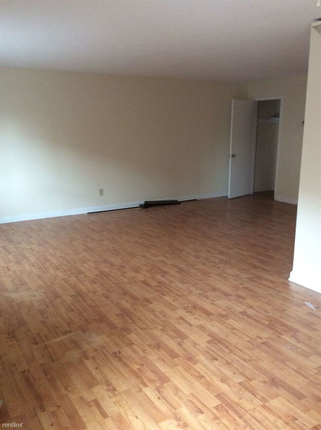 Building Photo - 11741 Edgewater Dr
