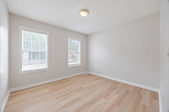 Building Photo - Freshly painted 3-bedroom 2-bath home in A...
