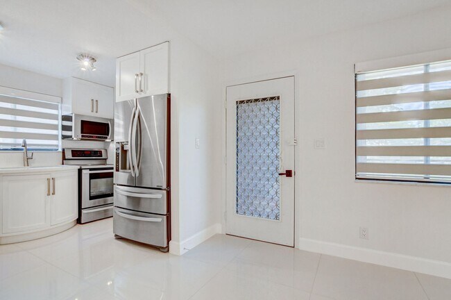 Building Photo - 15109 Ashland Dr