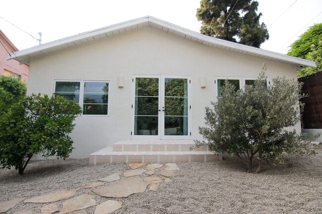Building Photo - 349 Stowe Ter