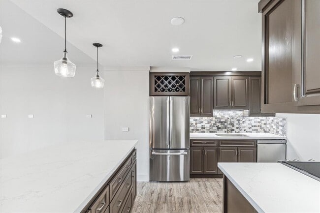 Building Photo - 2929 Buffalo Speedway