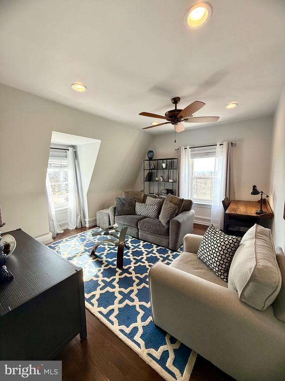 Building Photo - 815 Fayette St