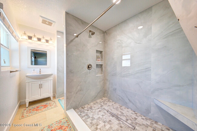 Building Photo - 30 Westview Ln